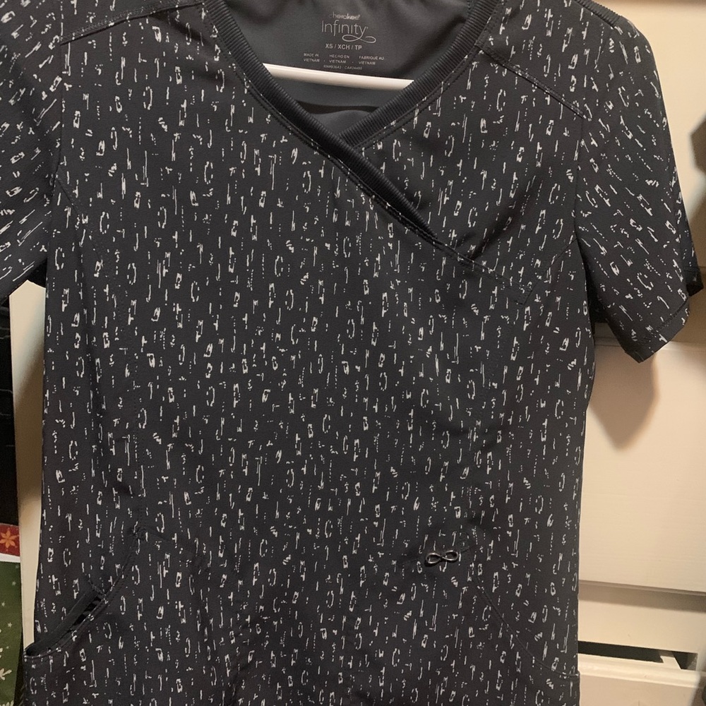Cherokee infinity scrub top